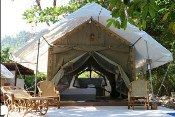 บ้านพักแบบเต้นท์ Tent Resort เกาะนาวโอพี nyaungoopheeisland